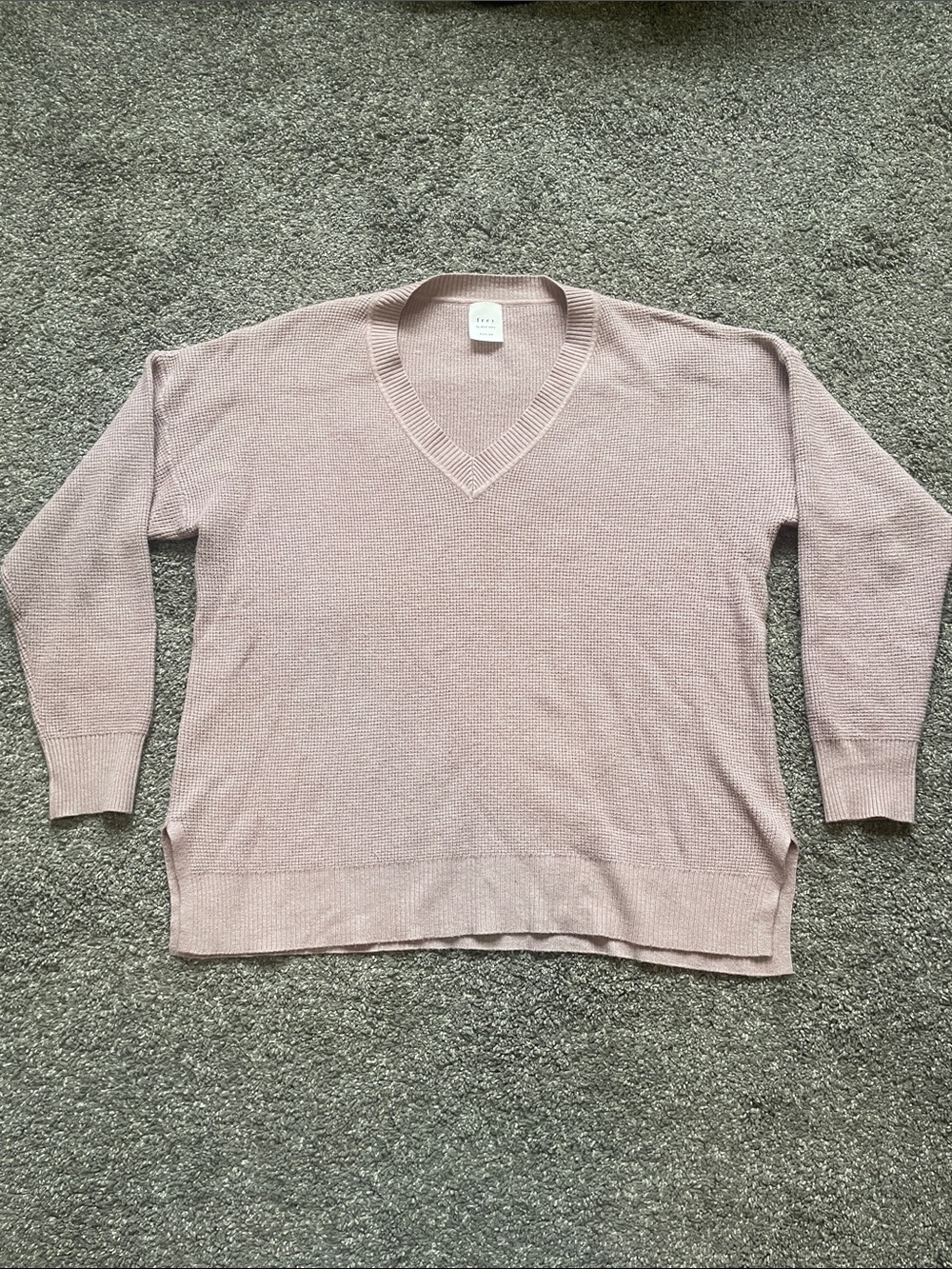 Frey dusty rose split seam v-neck sweater size XSP
